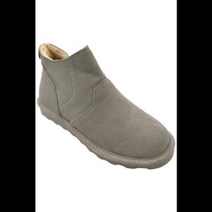 BEARPAW Twila Casual Suede Short Boot w Rain & Stain Repellent Silver - Medium